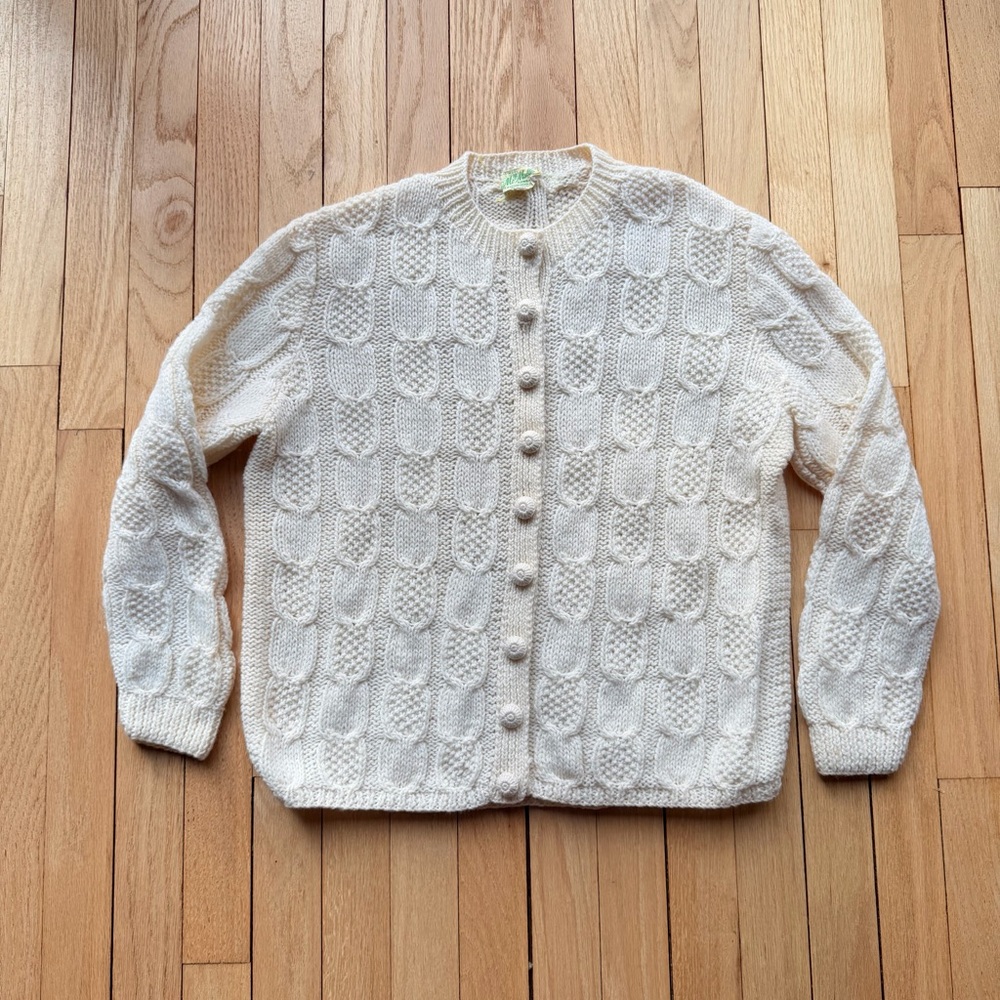 Perfect VINTAGE Butter Yellow Knit Button-Up Cardigan Sweater